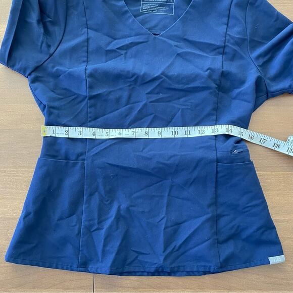 Figs Women’s Limited Edition Inala V-Neck Scrub Top Navy Blue Side Zipper Rolled - Picture 9 of 11